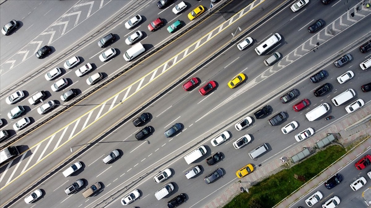 Trafiğe ilk 6 ayda 607 bin aracın kaydı yapıldı