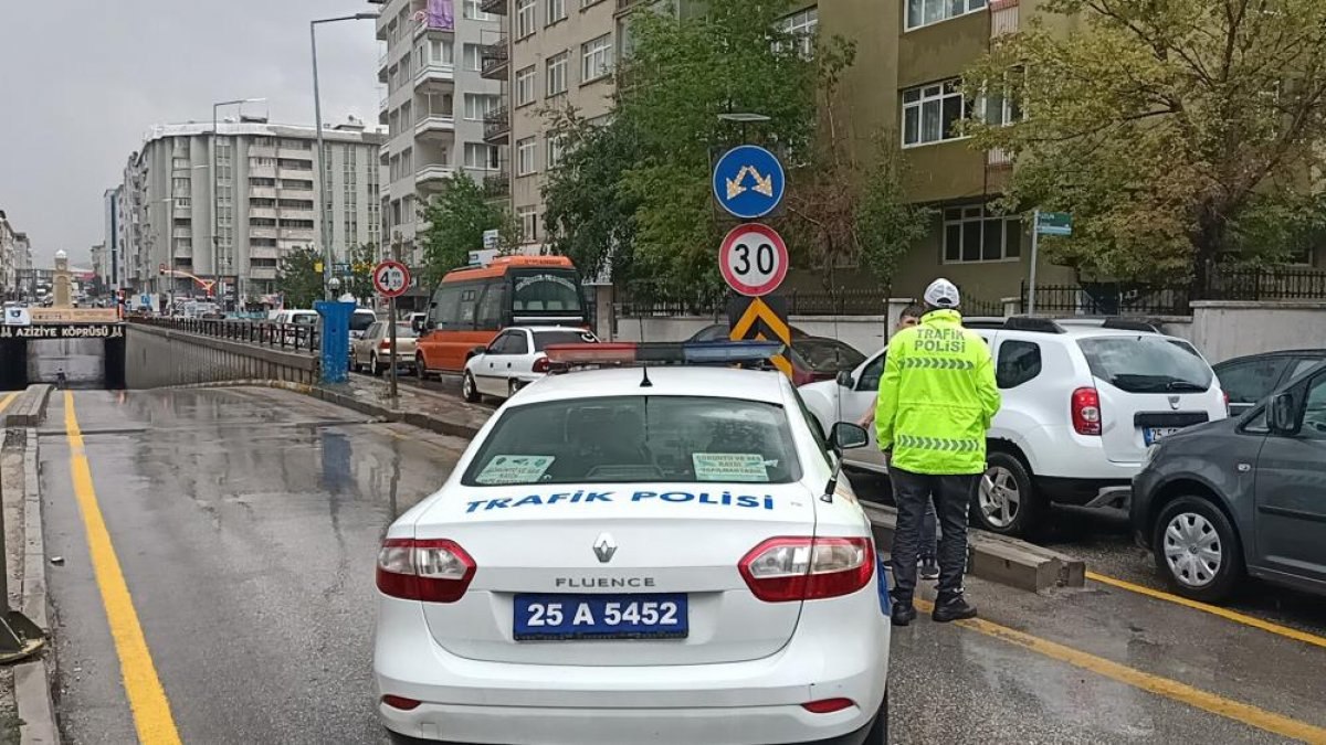 Erzurum'da sağanak yağış etkili oldu