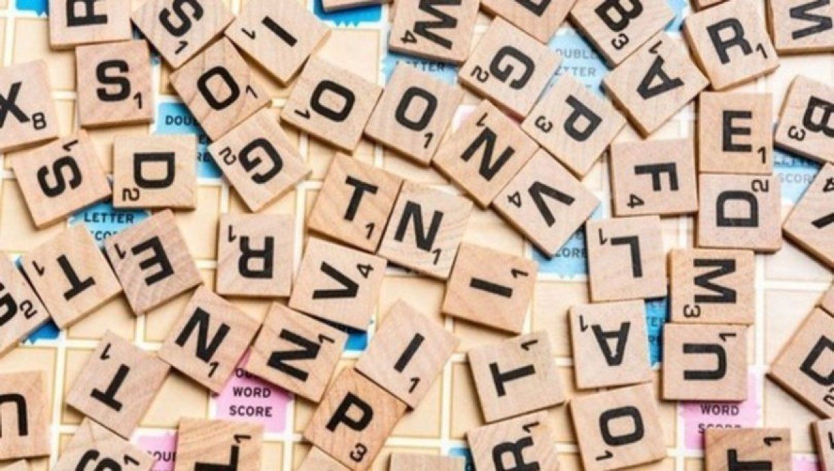 Suflör nedir, ne demek? TDK suflör kelimesinin anlamı
