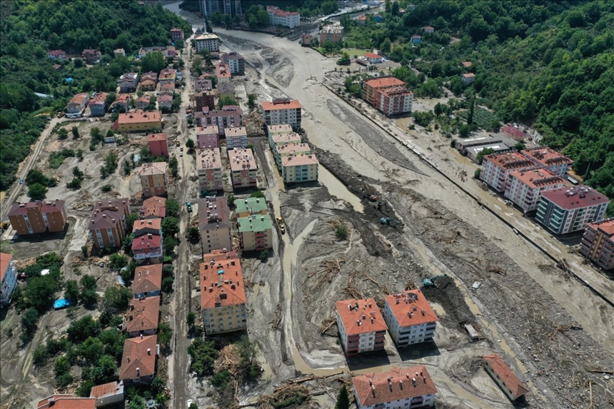 Kastamonu'nun Bozkurt ilçesinde selin yol açtığı tahribat havadan görüntülendi
