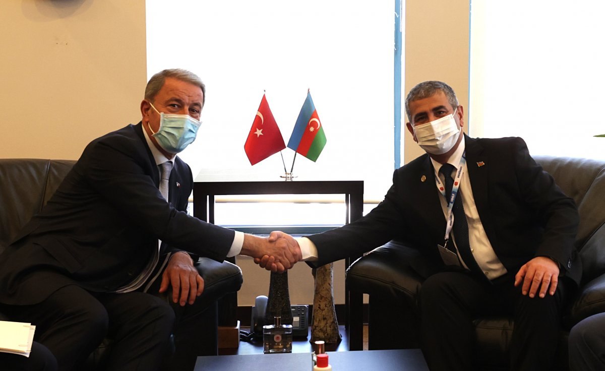 Hulusi Akar mevkidaşı Zakir Hasanov ile görüştü