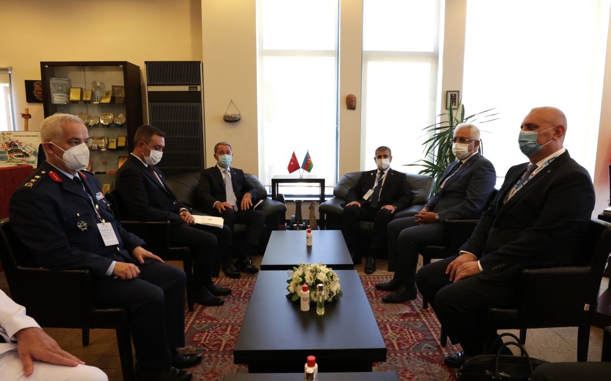 Hulusi Akar mevkidaşı Zakir Hasanov ile görüştü