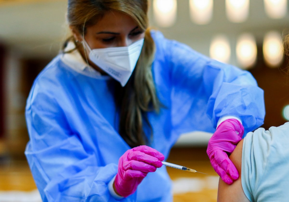 AB, Pfizer-BioNTech aşısının üçüncü doz başvurusunu değerlendiriyor