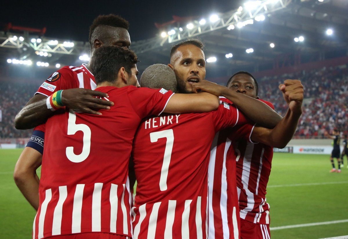 Olympiakos Antwerp'i 2-1 yendi