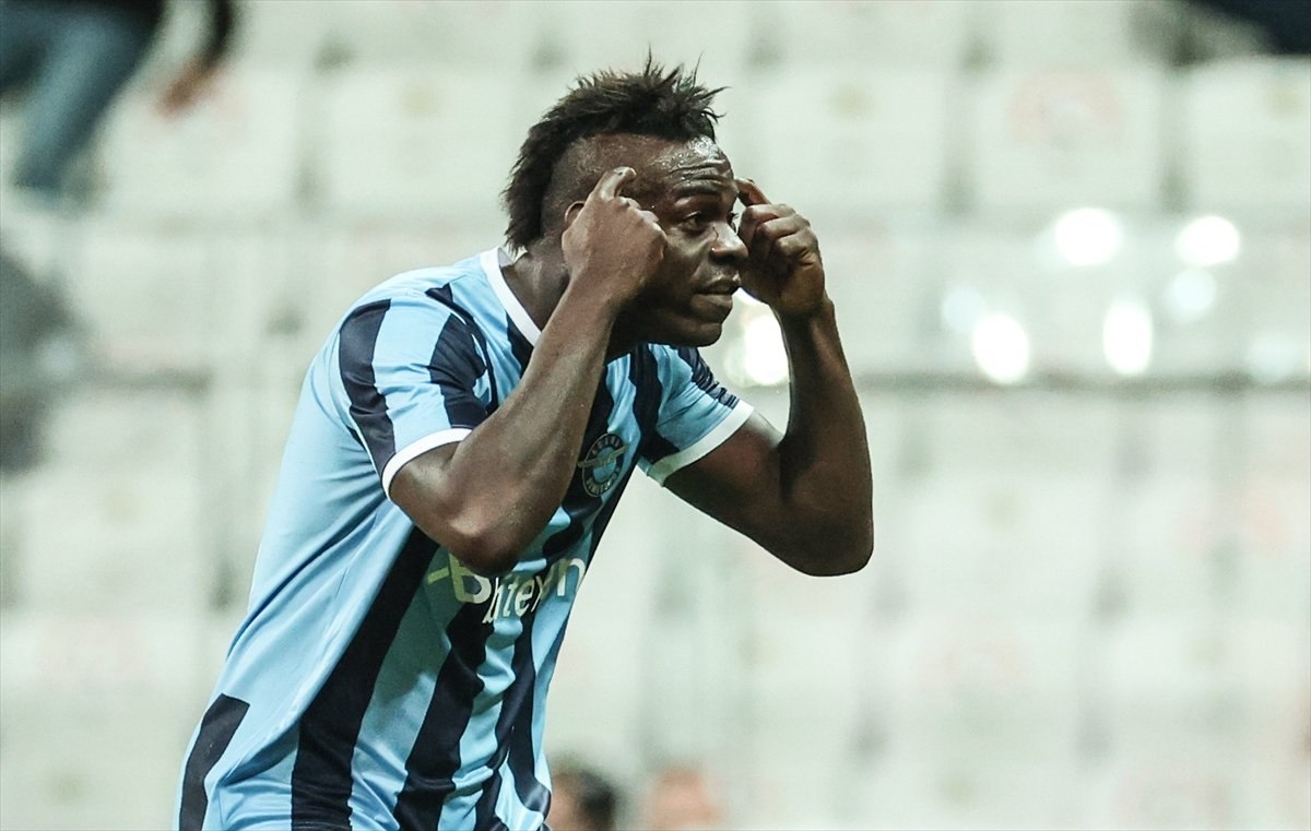 Mario Balotelli'den, Sergen Yalçın'a hareket