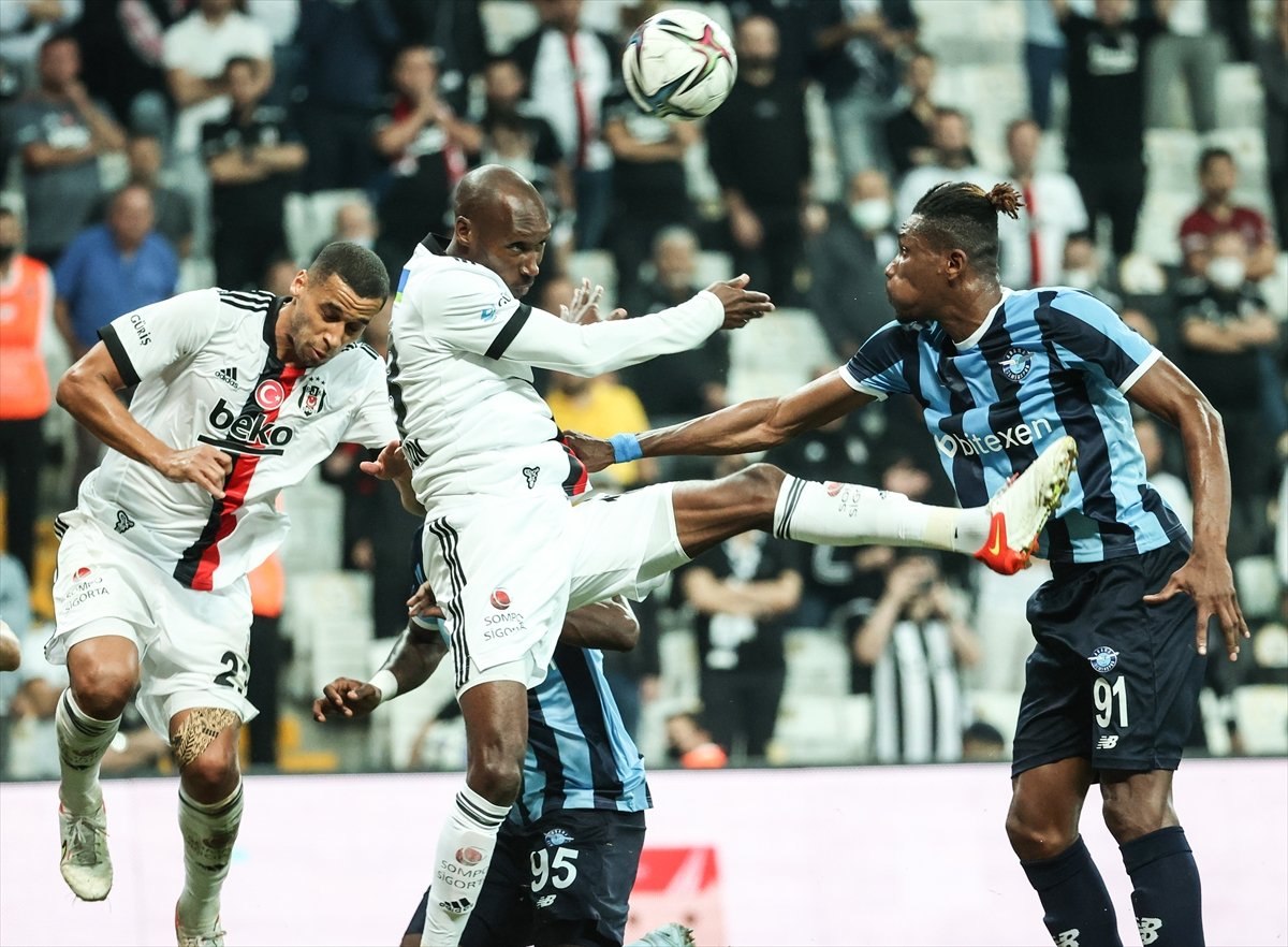 Mario Balotelli'den, Sergen Yalçın'a hareket