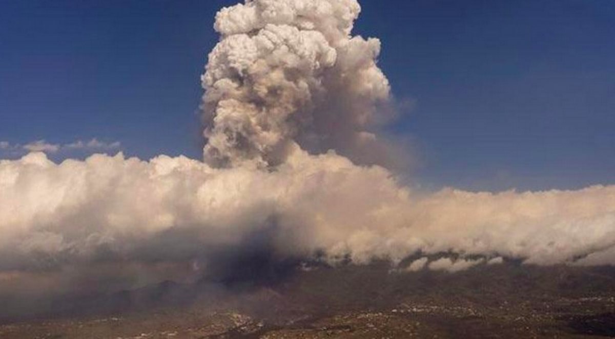 La Palma Adası'nda uçuşlar durduruldu