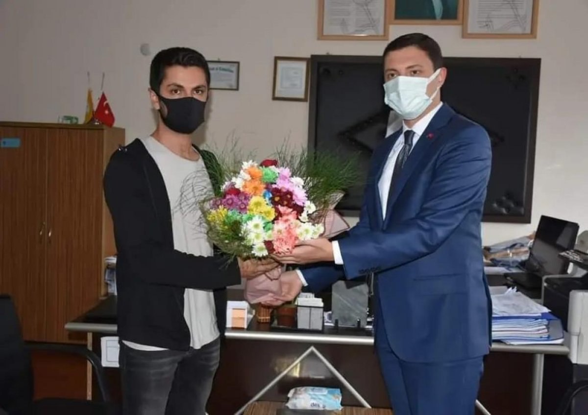 İçişleri Bakanı Soylu, kovulan öğretmen Burak Kılıç'ı aradı