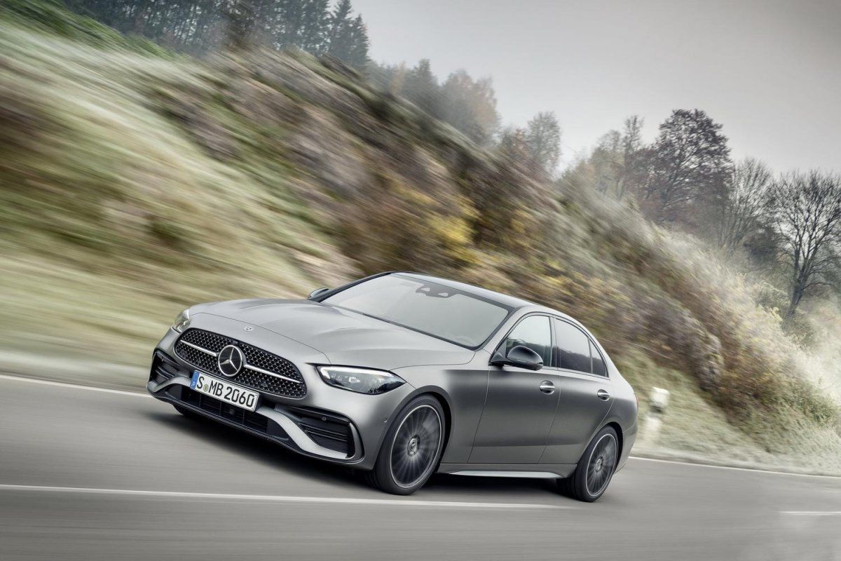 Yeni 2021 Mercedes-Benz C-Serisi Türkiye'ye geliyor