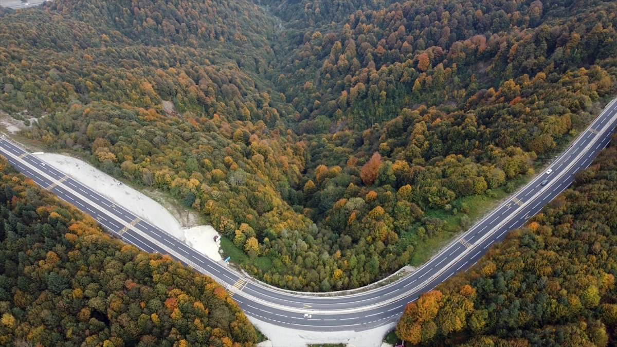 Bolu Dağı'nda sonbaharın renkleri havadan görüntülendi