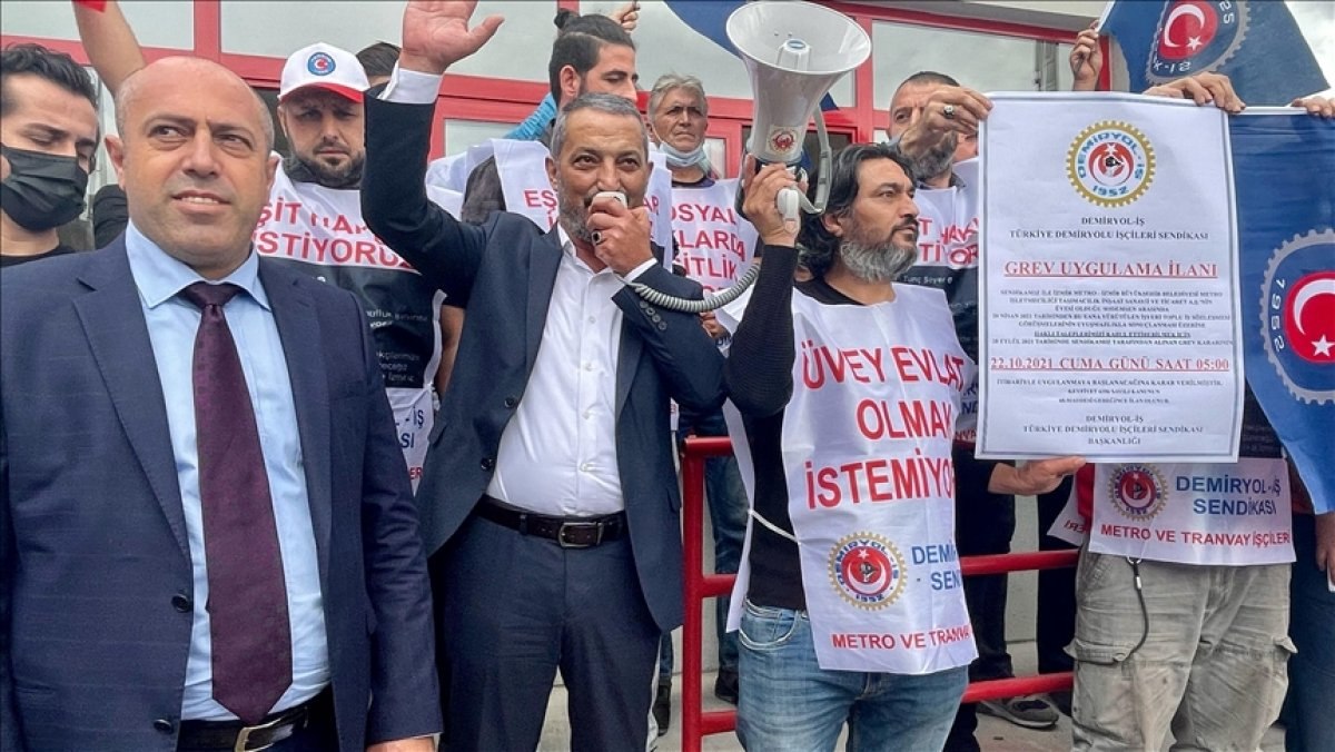 İzmir'de metro çalışanlarıyla uzlaşma olmazsa 22 Ekim'de grev uygulanacak