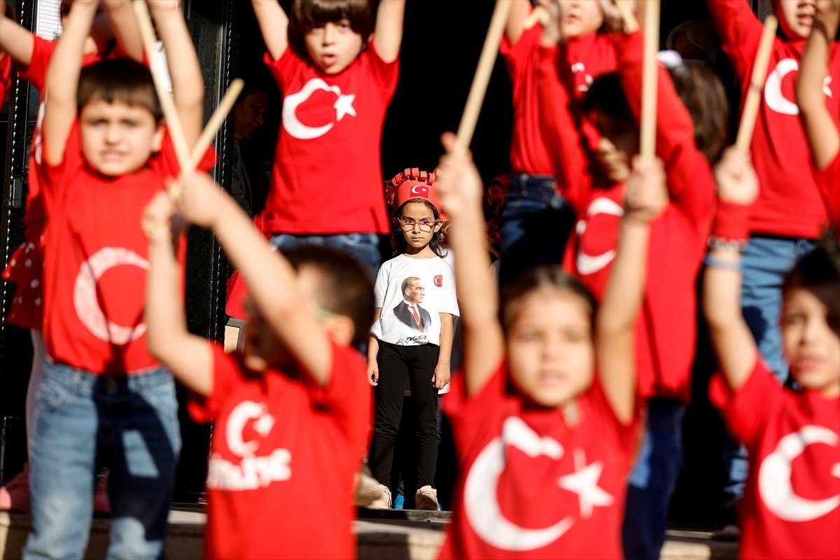 29 Ekim Cumhuriyet Bayramı, ülke genelinde coşkuyla karşılandı