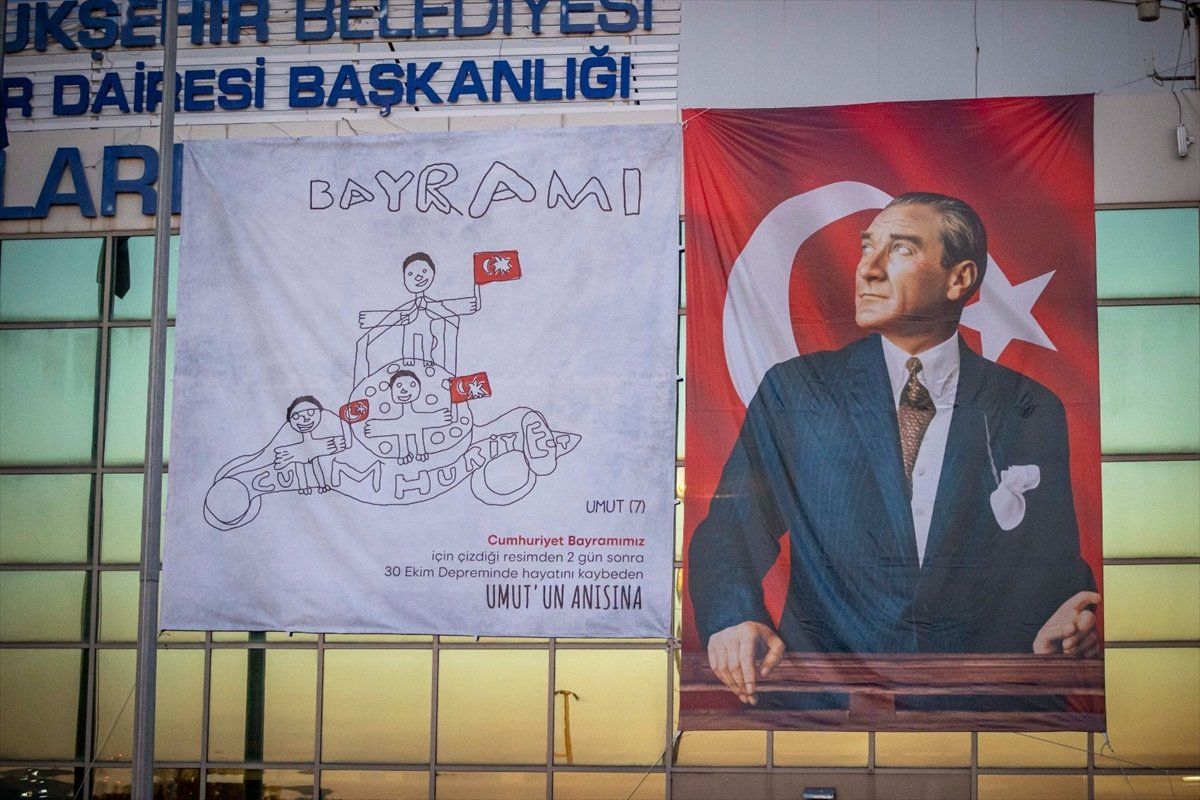 İzmir depreminde hayatını kaybeden Umut'un çizdiği 'Cumhuriyet' resmi