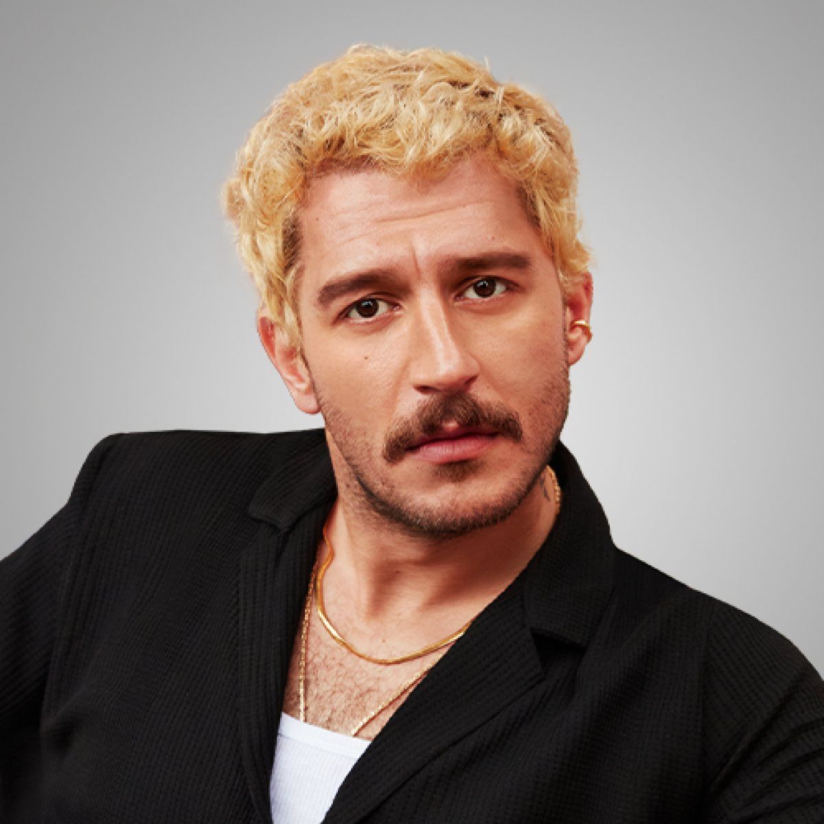 Üç Kuruş oyuncu kadrosu ve karakterleri