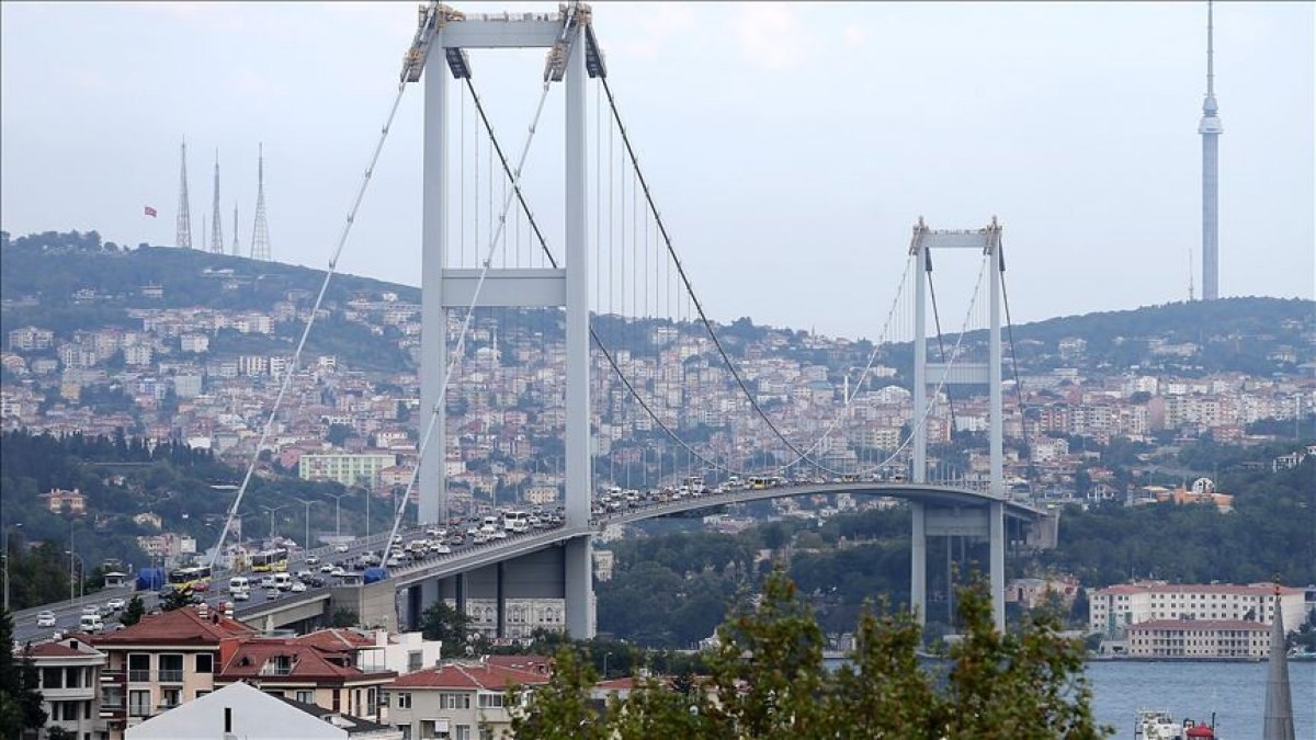 Maraton nedeniyle 15 Temmuz Şehitler Köprüsü trafiğe kapatıldı