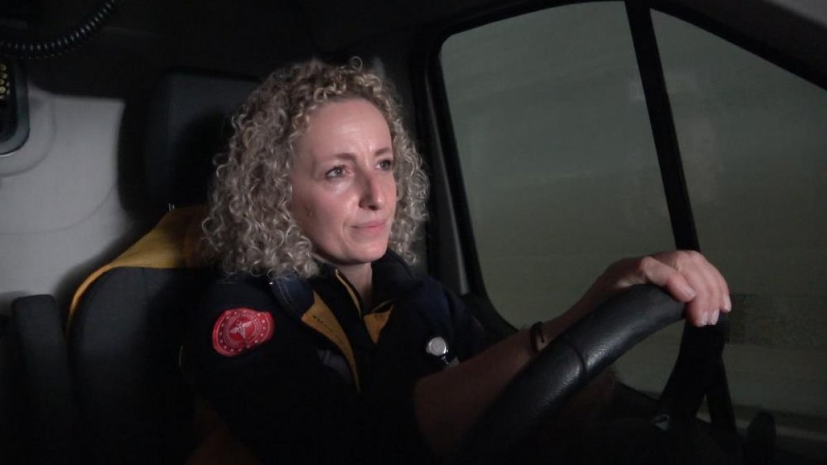 Rize'nin kadın ambulans şoförleri takdir topluyor