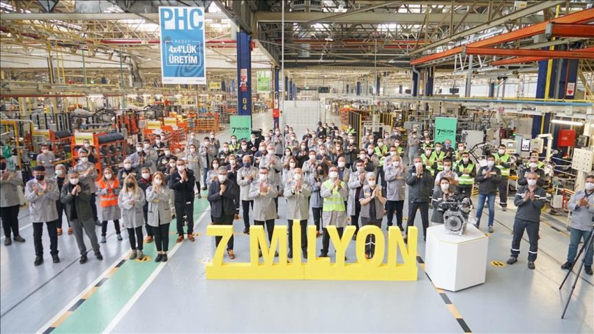 Oyak Renault, 7 milyonuncu aracını banttan indirdi