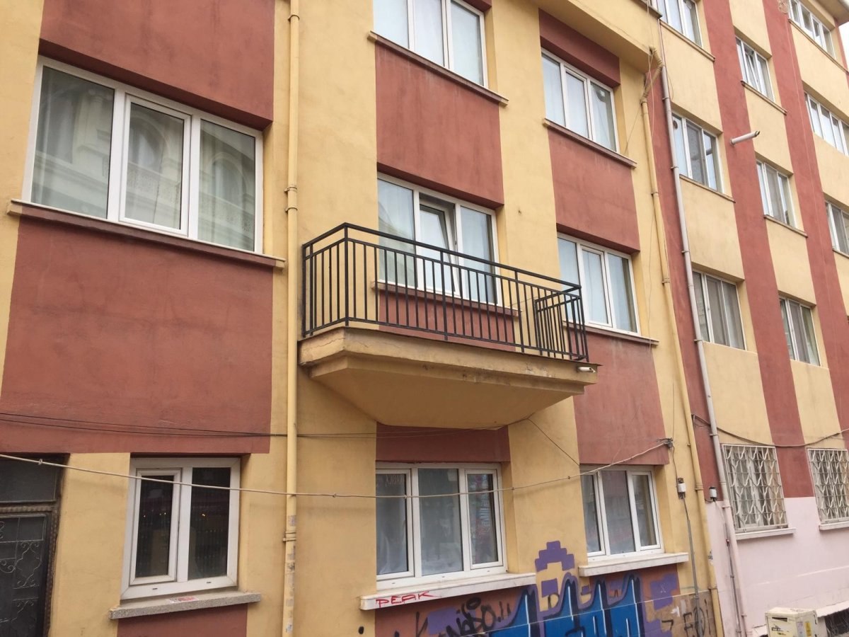 Eskişehir'de balkonu yapıp kapıyı unuttular