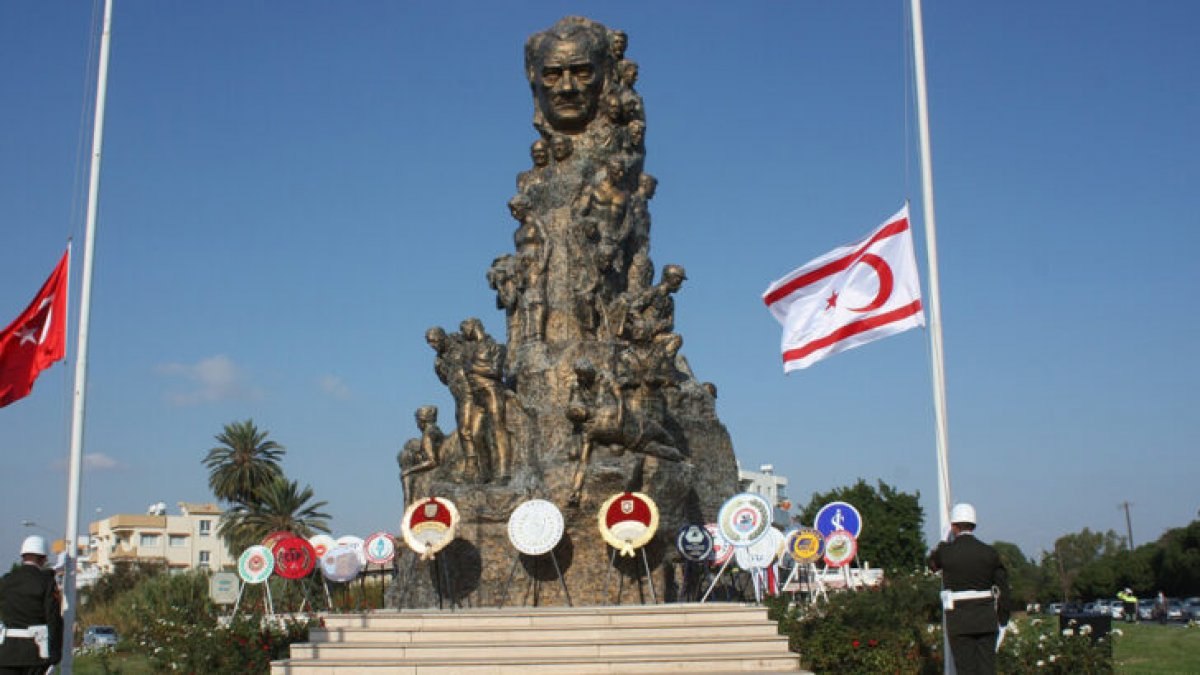 KKTC'de Yunan bayraklı provokasyon engellendi