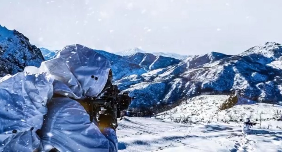 Mehmetçik kar altında görevinin başında