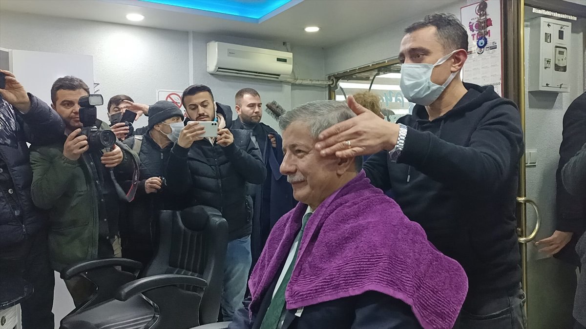Ahmet Davutoğlu, Zonguldak'ta esnafları ziyaret etti