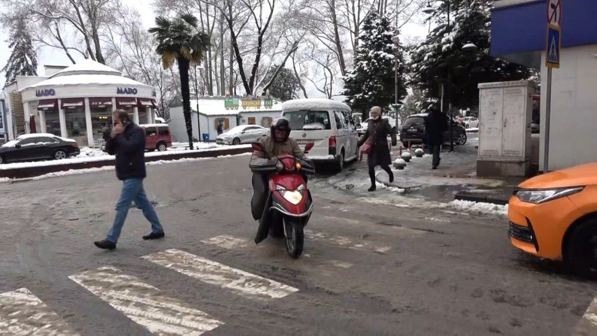 Zonguldak'ta müşteriden kuryeye not: Kötü havada acele etmeyin