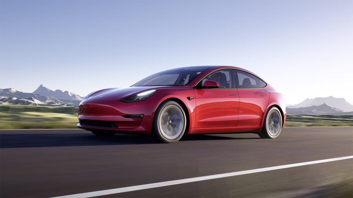 Tesla, megafon özelliğini otomobillerine sunmaya başladı