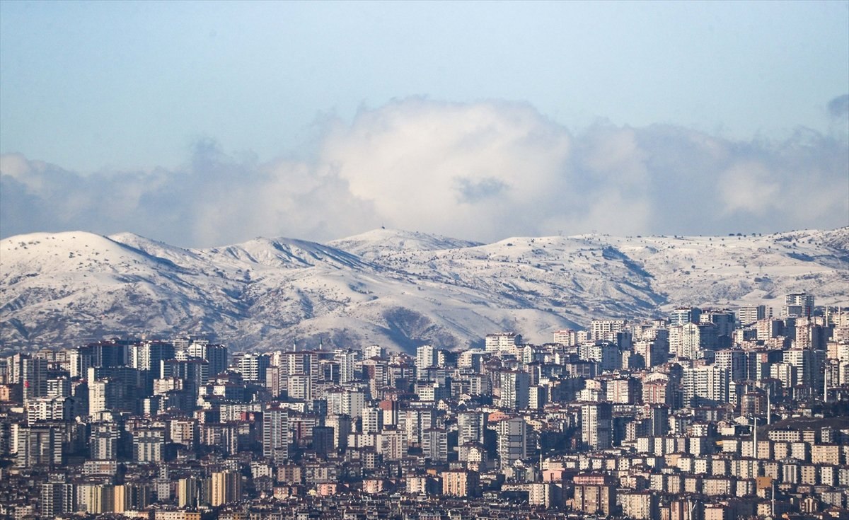 Ankara'da kar yağışı etkili oldu
