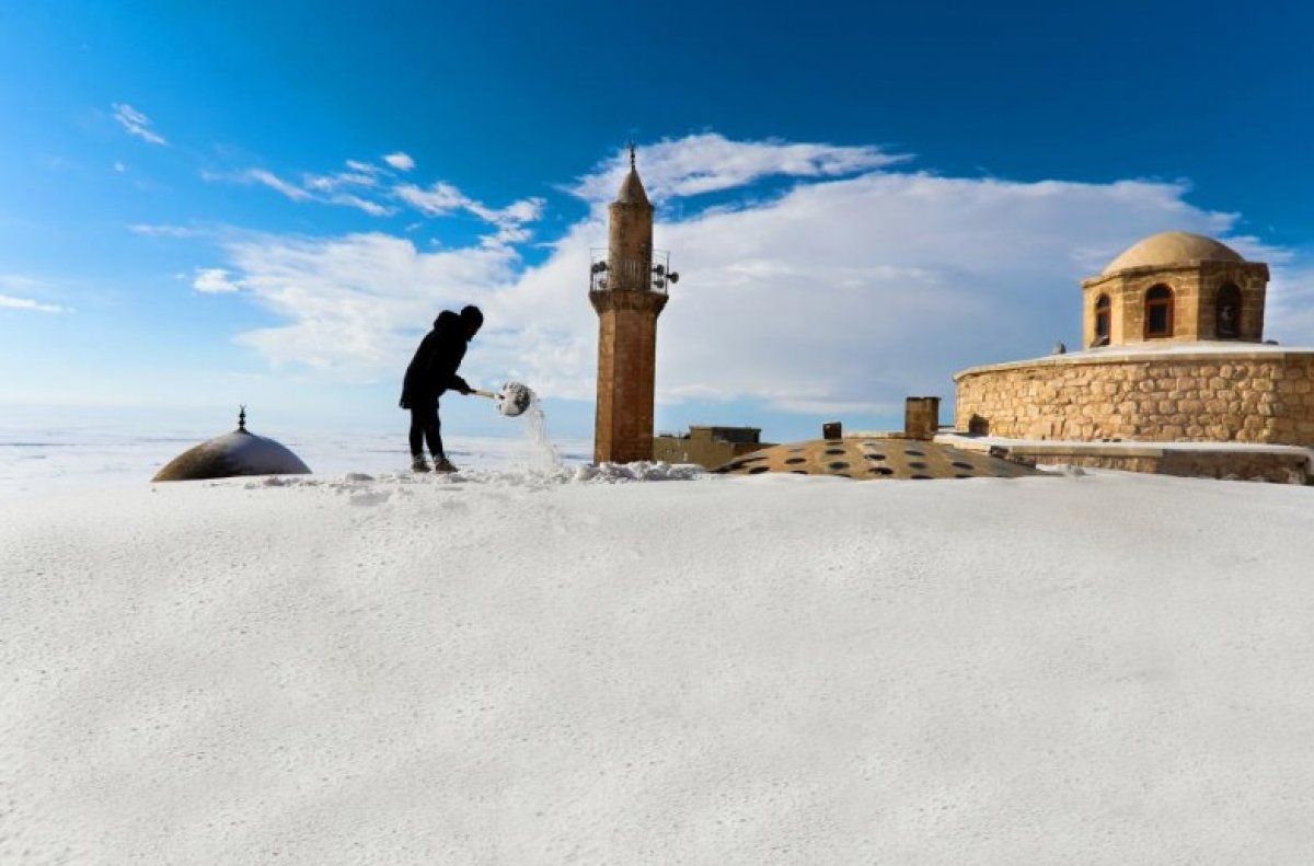 Mardin'de kartpostallık kar manzaraları