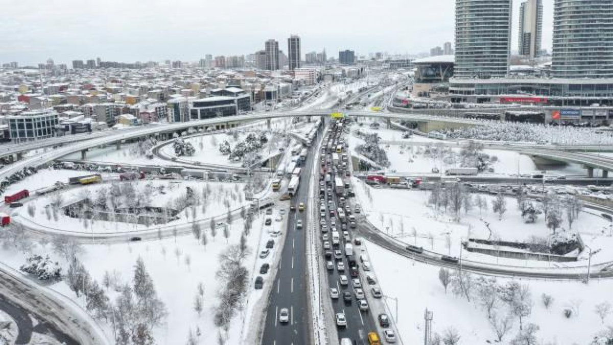 İstanbul'a seyahat kısıtlaması kaldırıldı