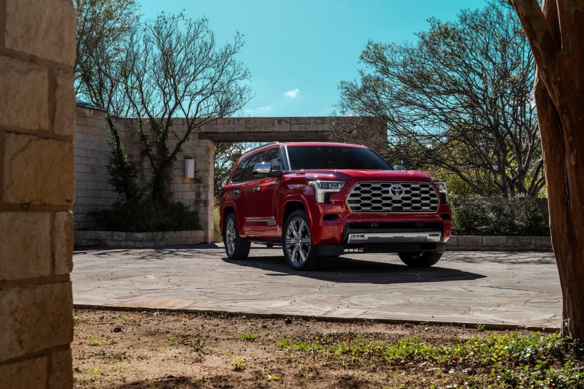 Toyota'dan büyük SUV: 2022 Sequoia tanıtıldı