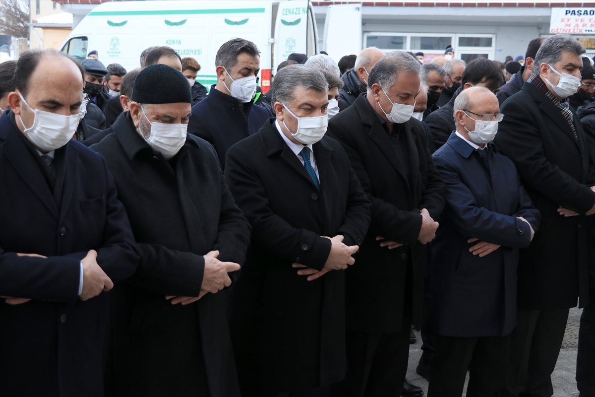 Fahrettin Koca'nın babaannesi, son yolculuğuna uğurlandı