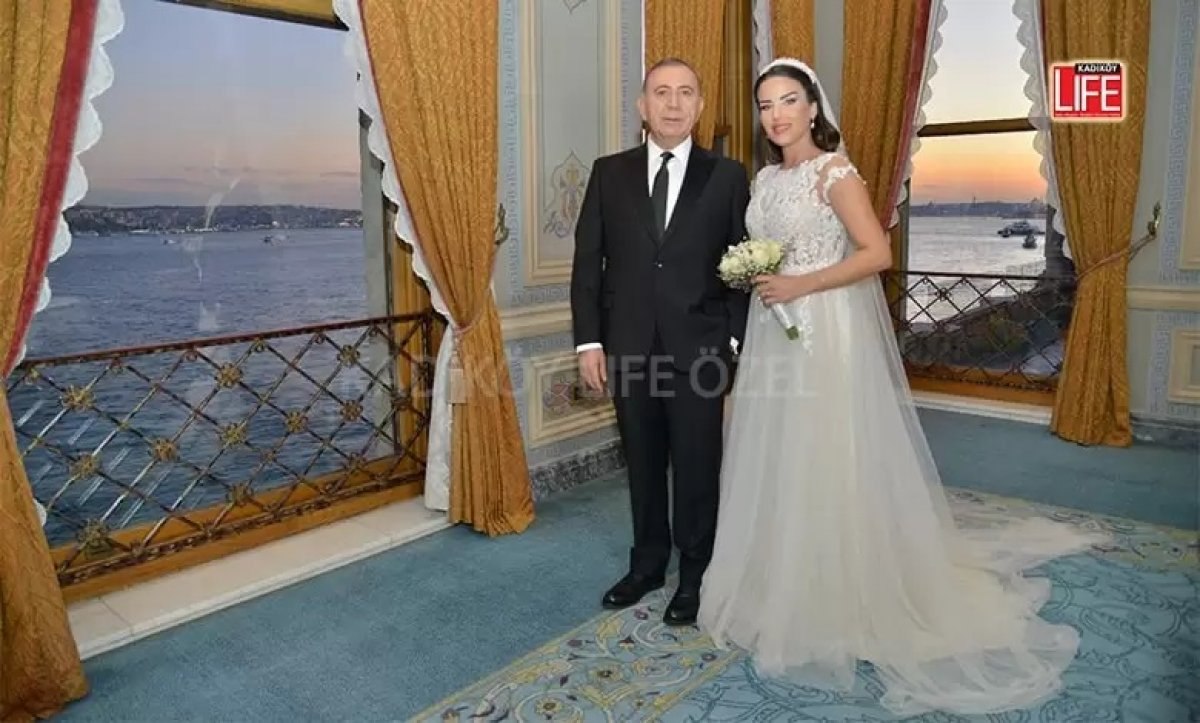 Gürsel Tekin ile haber spikeri Mehtap Özkan'ın düğününden ilk kareler