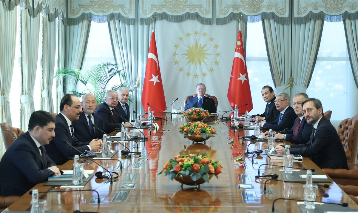 Cumhurbaşkanı Erdoğan, Aksakallar Konseyi heyetini kabul etti