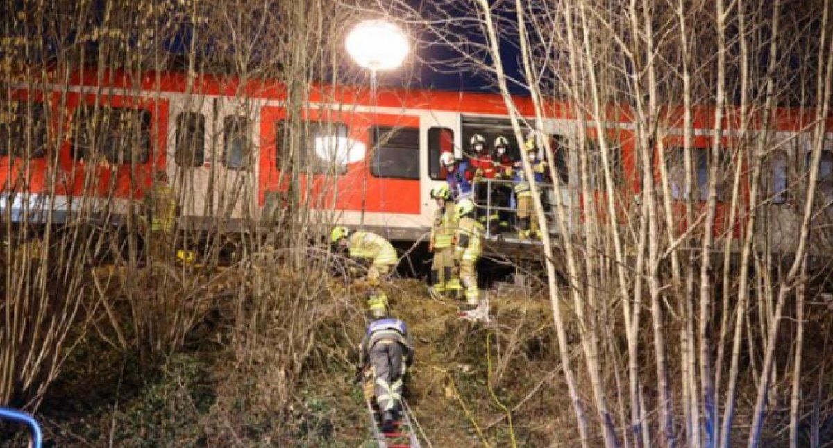 Almanya’da tren kazası: 1 ölü, 30 yaralı