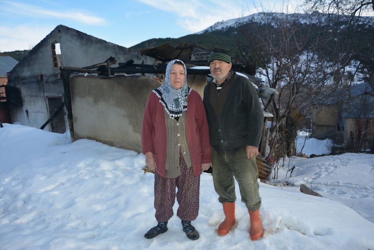 Afyonkarahisar'da evsiz kalan çift, Murat Kurum'dan yardım istedi