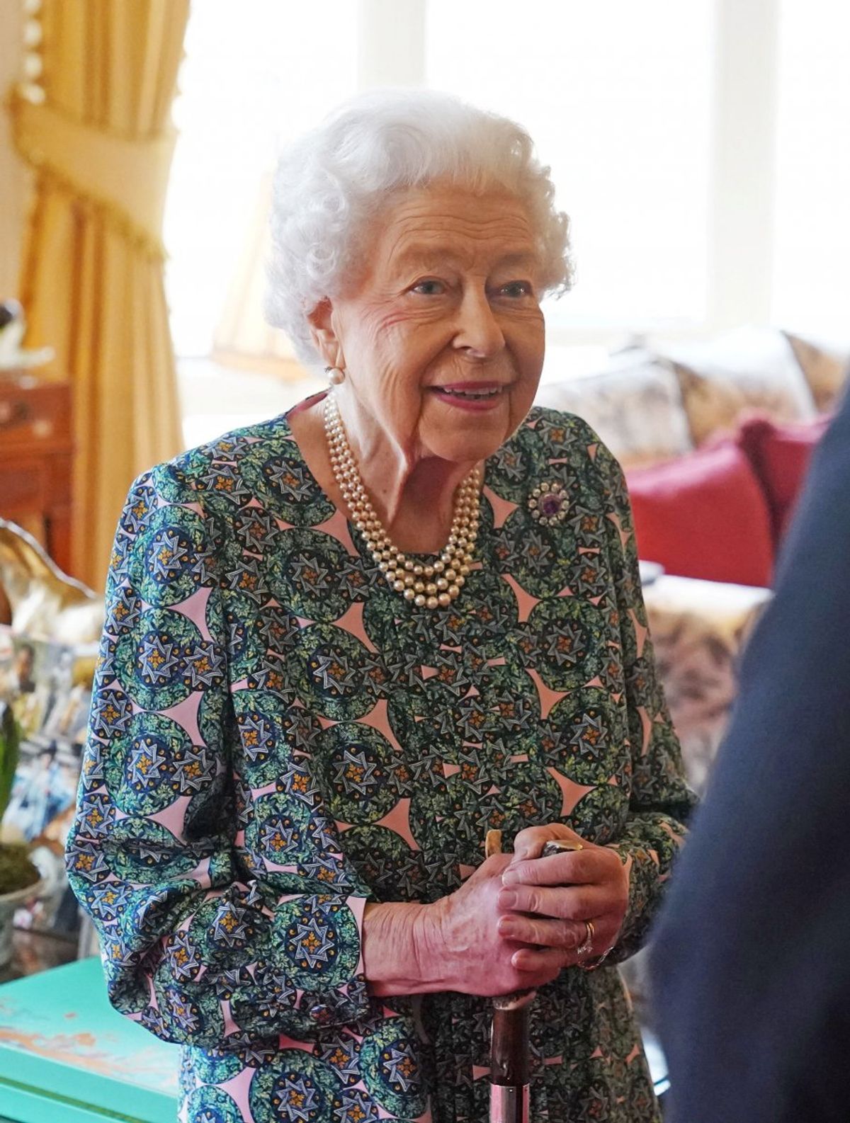 Kraliçe Elizabeth kameralara görüntü verdi