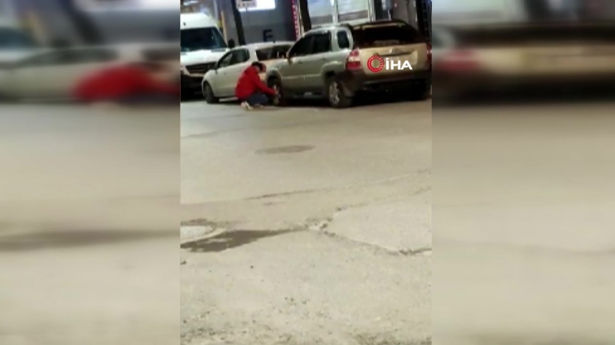 Sultangazi’de komşusuna kızdı, aracın lastiklerini kesti