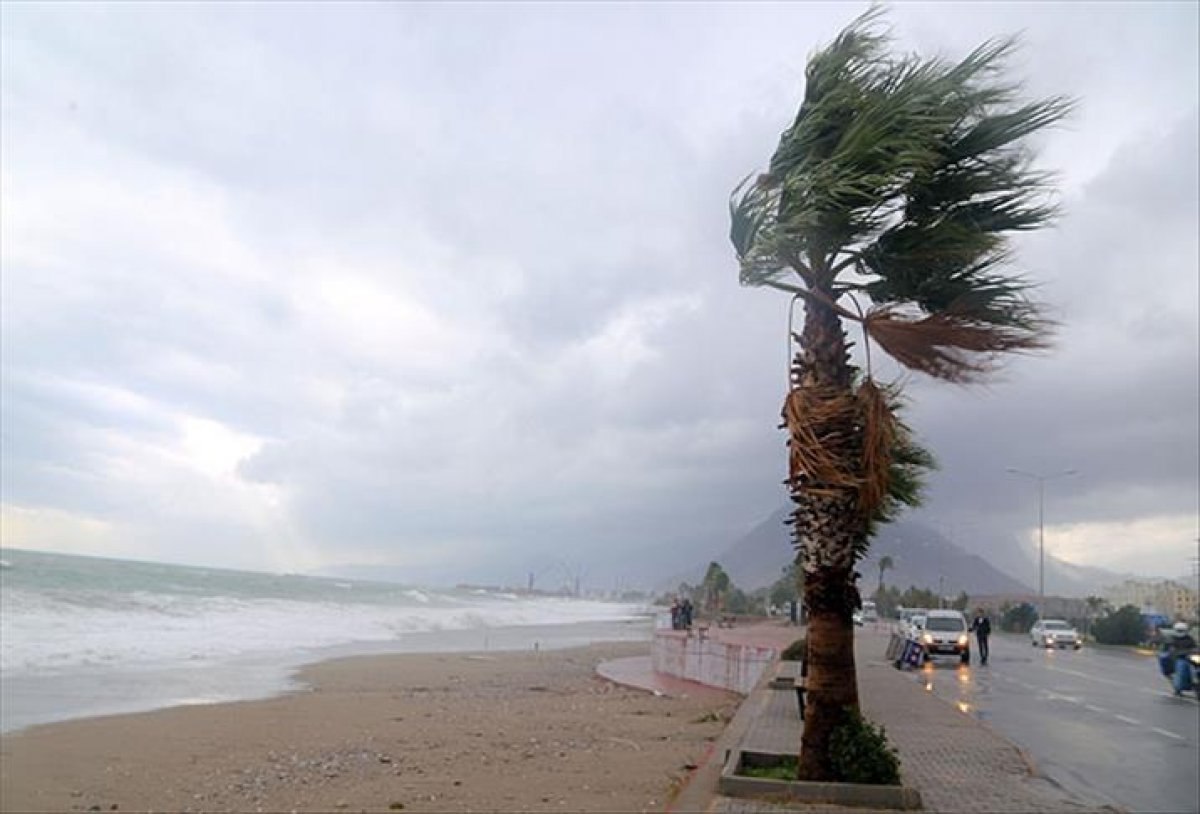 Marmara'nın batısı ve Kuzey Ege için fırtına uyarısı