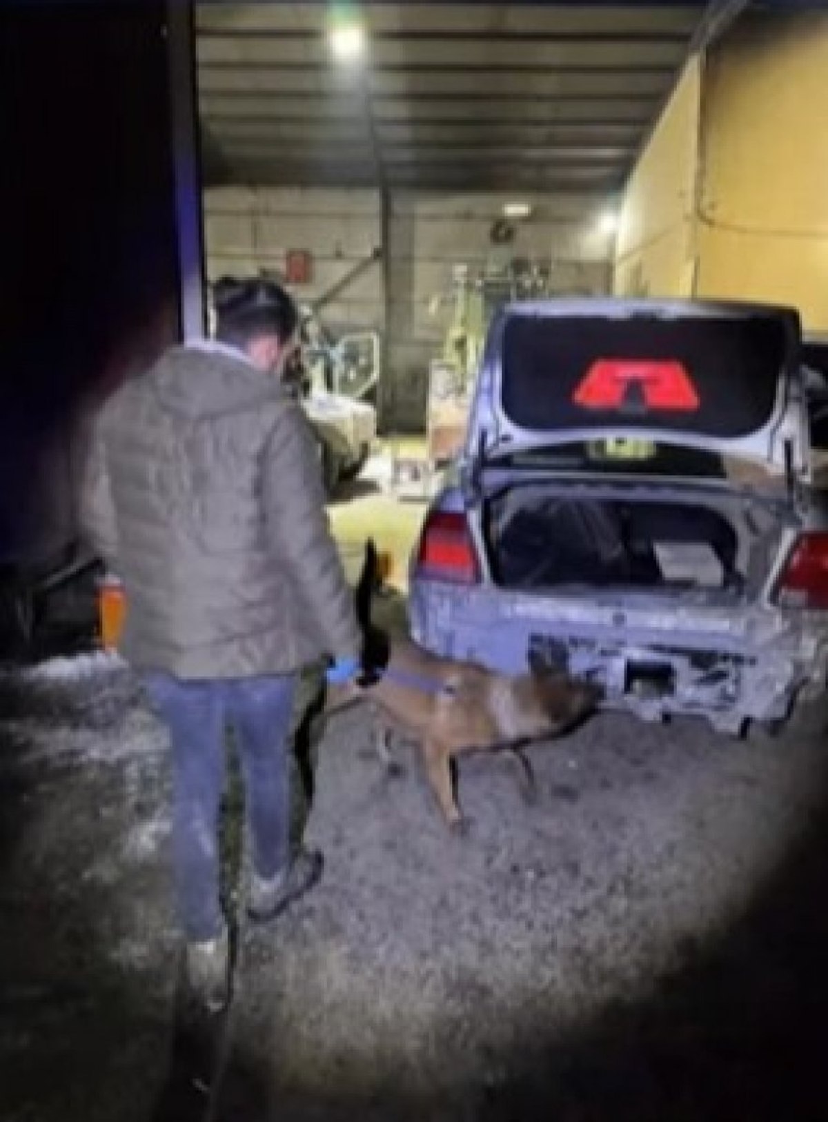 Aracından bomba çıkan polisin daha önce ihraç edildiği ortaya çıktı