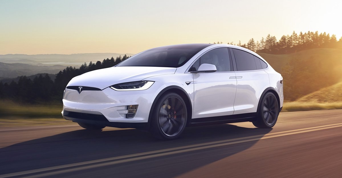 Tesla, otomobillerin yanında mobil şarj cihazı vermeyi bıraktı