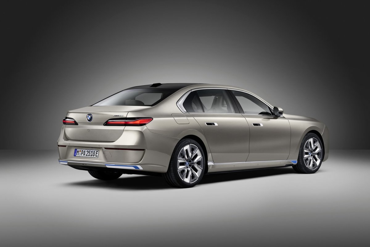 2022 BMW i7 elektrikli sedan tanıtıldı