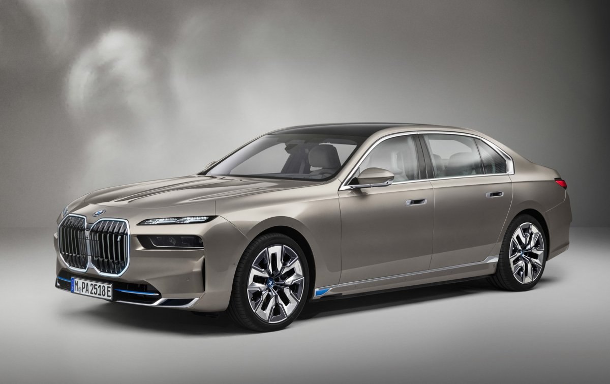 2022 BMW i7 elektrikli sedan tanıtıldı