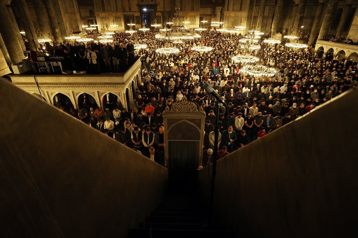 Ayasofya Camisi'nde Kadir Gecesi idrak edildi