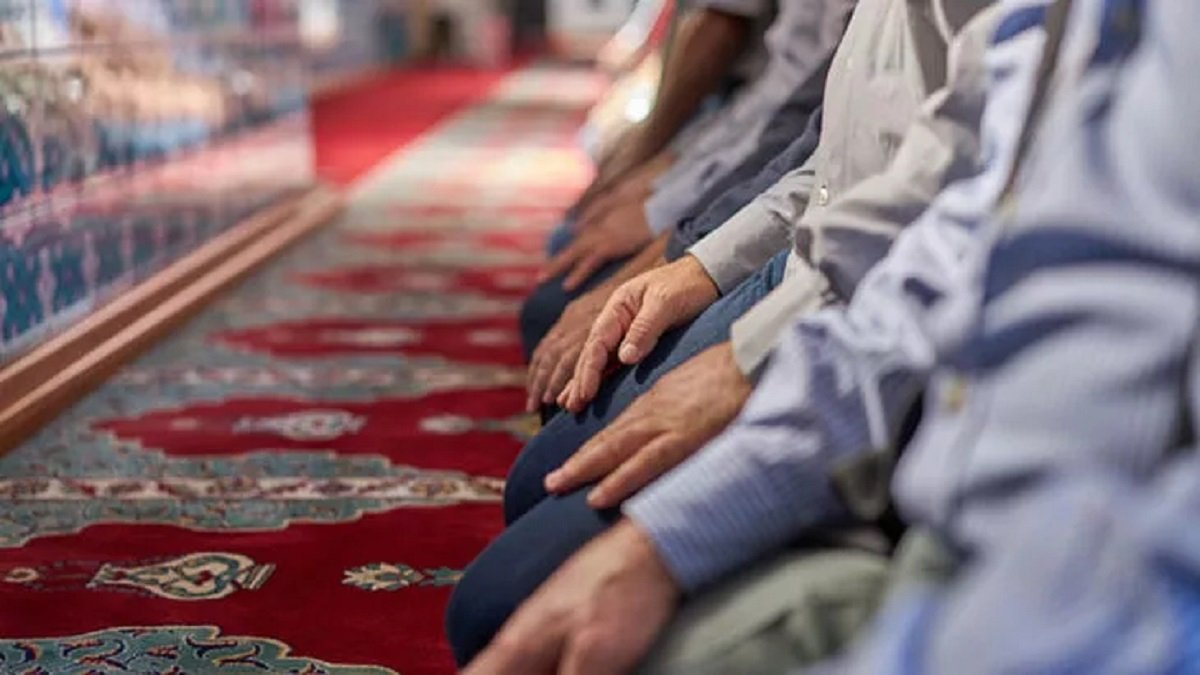 Bayram namazı nasıl kılınır, kaç rekattır? 2022 Diyanet Ramazan Bayramı namazı kılınışı