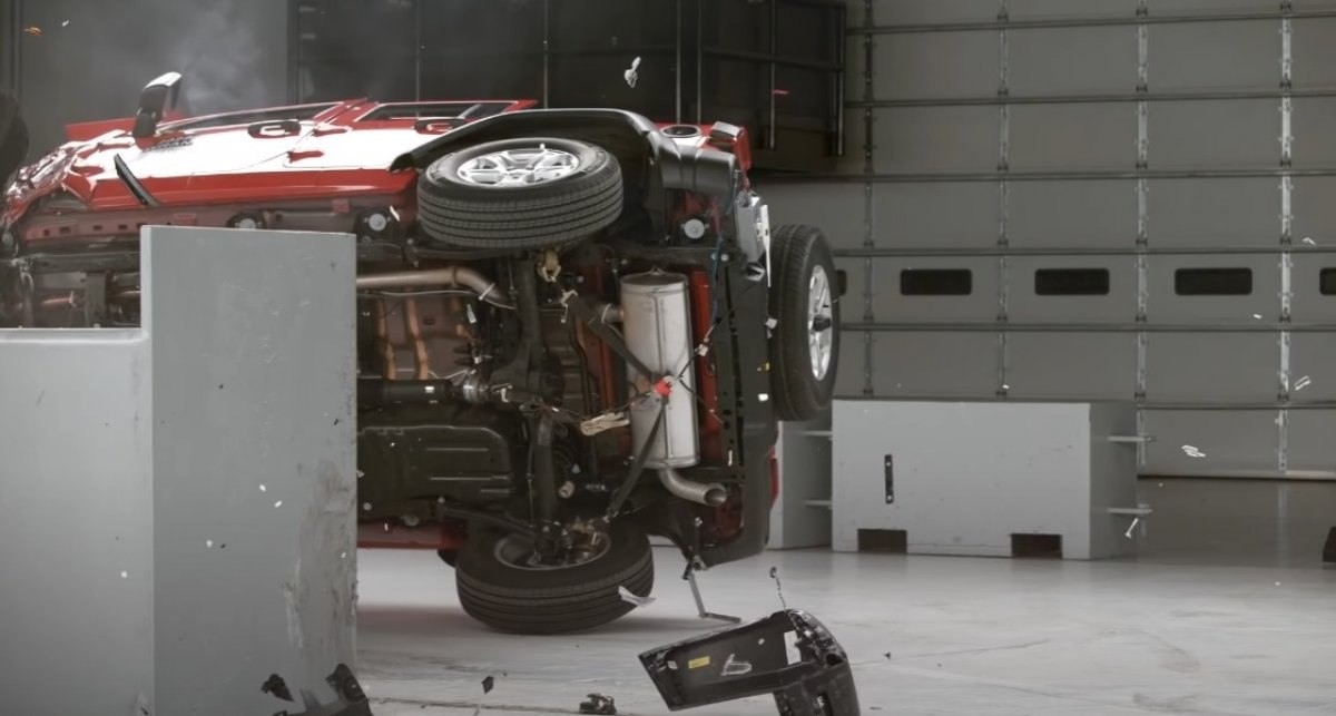 Jeep Wrangler, çarpışma testlerinde sınıfta kaldı