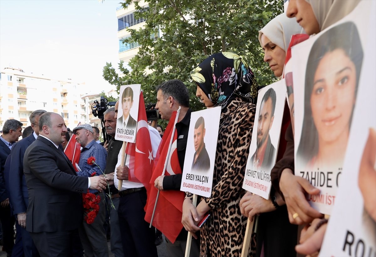 Mustafa Varank, Diyarbakır annelerini ziyaret etti