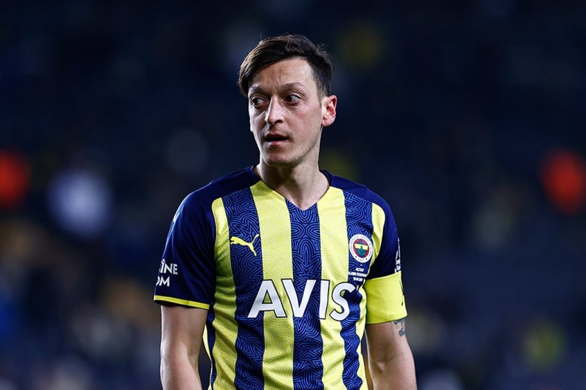 Mesut Özil, başkan Ali Koç'la görüştü