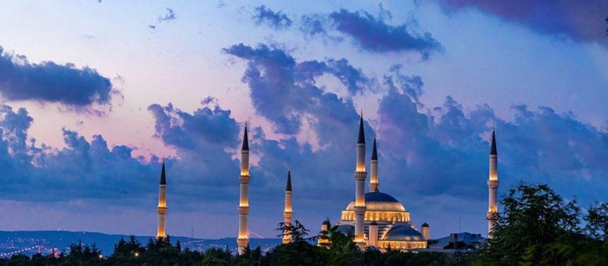 Teşrik Tekbiri nasıl getirilir? Anlamı nedir?