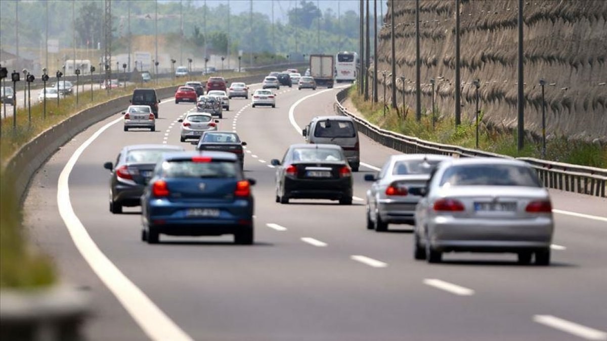 Bayramda yola çıkacaklara akü uyarısı
